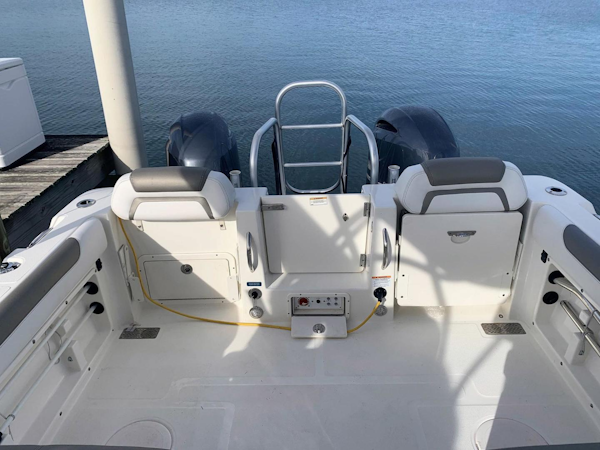 World Cat-255 DC 2019 -Nokomis-Florida-United States-Aft of Consoles-3547115