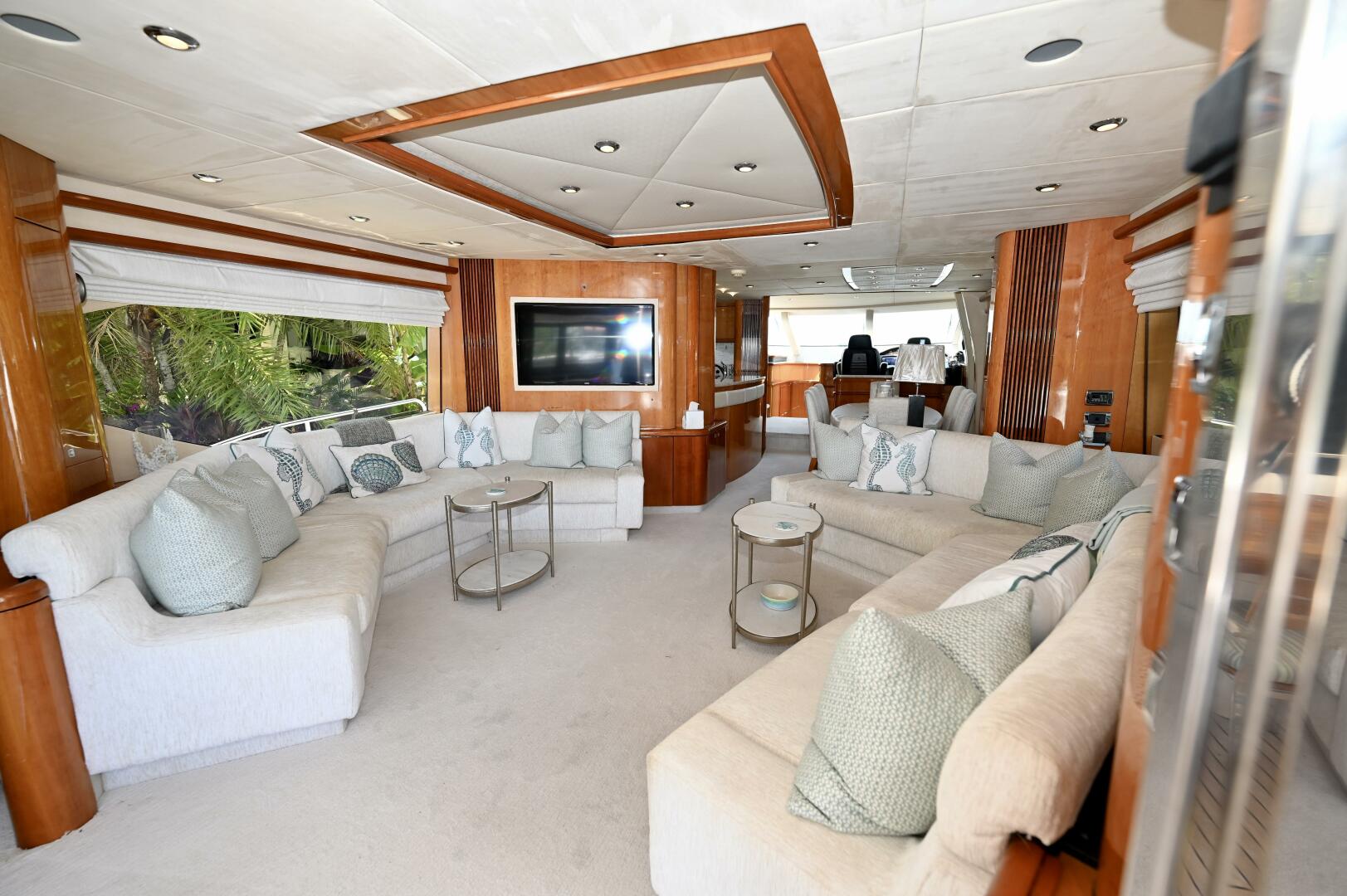 Sunseeker-Yacht 2005-Bella Fort Lauderdale-Florida-United States-Bella  Main Salon Seating Area-5421292 | Thumbnail