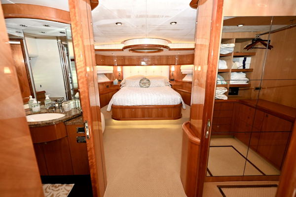 Sunseeker-Yacht 2005-Bella Fort Lauderdale-Florida-United States-Bella  VIP Stateroom Entertainment-5421305