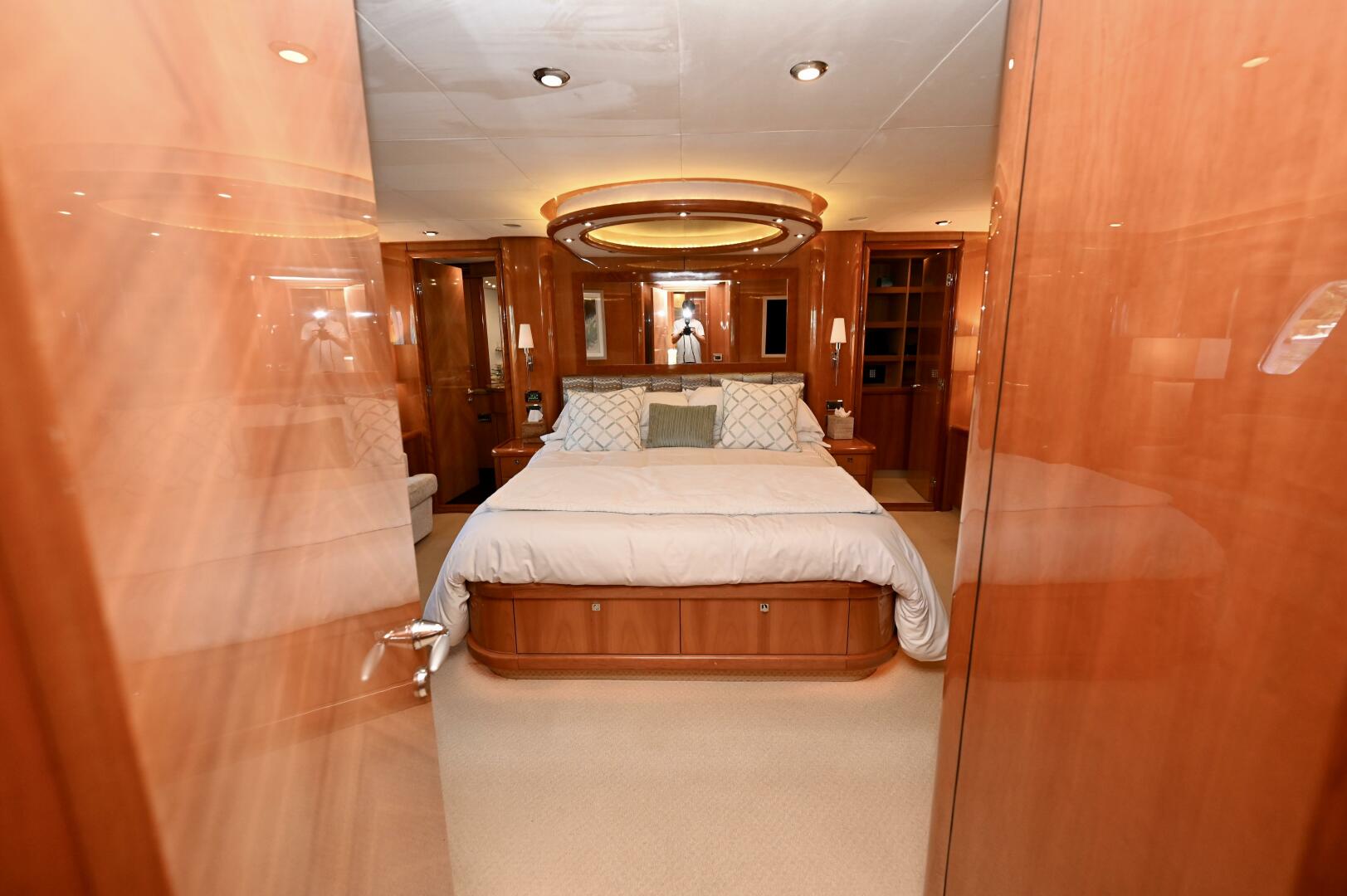 Sunseeker-Yacht 2005-Bella Fort Lauderdale-Florida-United States Master Stateroom-5421323 | Thumbnail