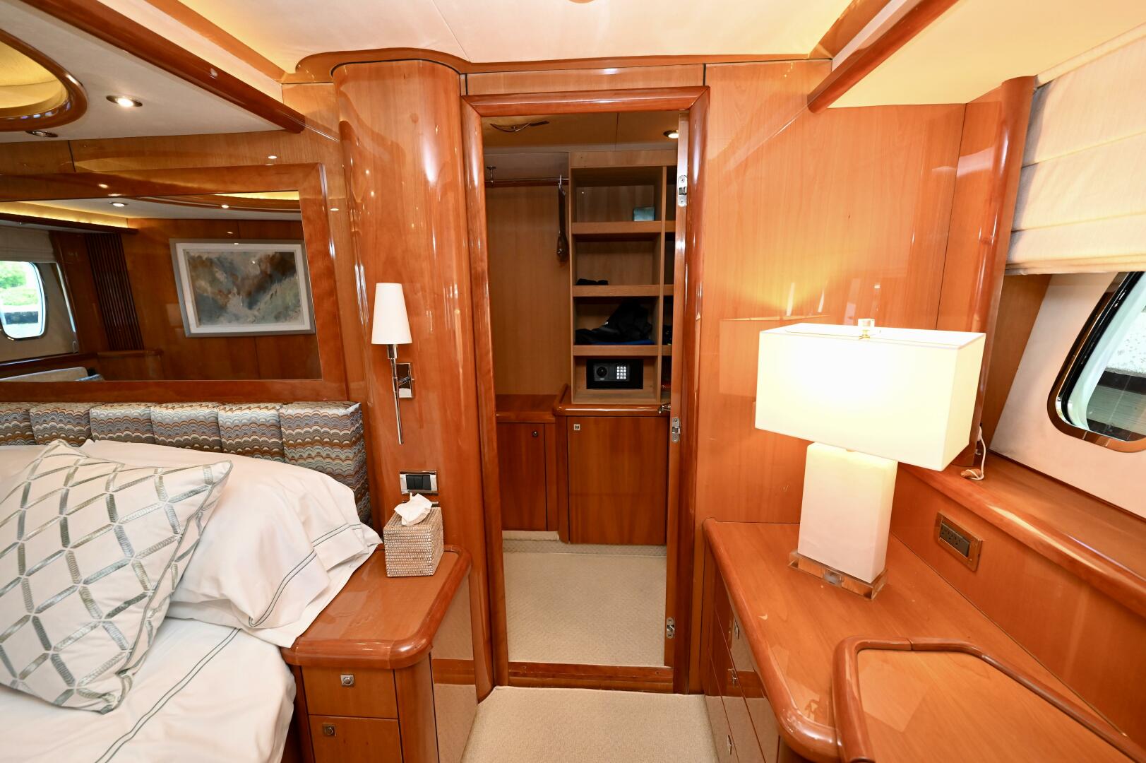Sunseeker-Yacht 2005-Bella Fort Lauderdale-Florida-United States Master Stateroom-5421328 | Thumbnail