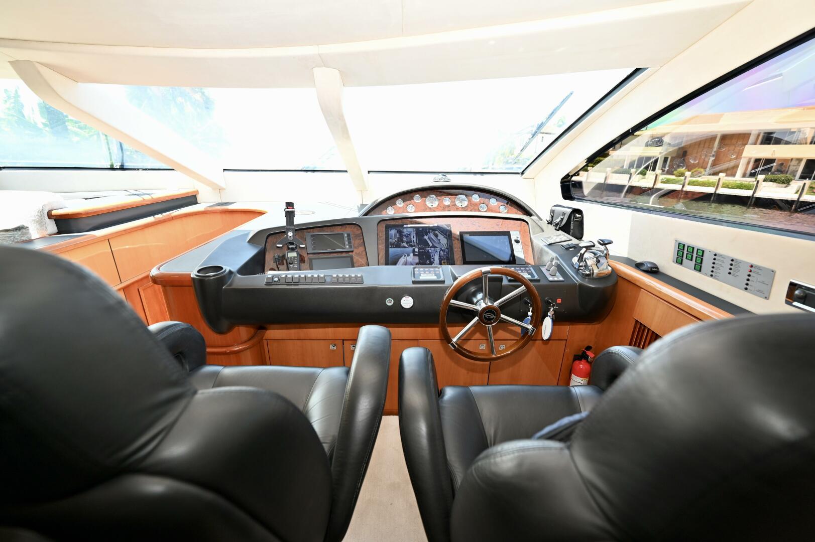 Sunseeker-Yacht 2005-Bella Fort Lauderdale-Florida-United States-Bella  Lower Helm-5421300 | Thumbnail