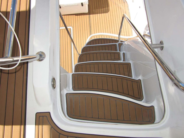 Sea Ray-480 Sedan Bridge 2000-LAST TANGO Saint Petersburg-Florida-United States-Flybridge Stairs-3557292