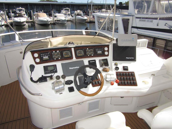 Sea Ray-480 Sedan Bridge 2000-LAST TANGO Saint Petersburg-Florida-United States-Flybridge Helm Covered-3557296