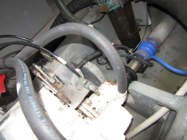 Sea Ray-480 Sedan Bridge 2000-LAST TANGO Saint Petersburg-Florida-United States-Dripless Shaft Logs-3557330