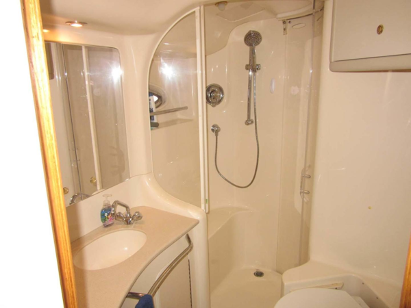 Sea Ray-480 Sedan Bridge 2000-LAST TANGO Saint Petersburg-Florida-United States-Forward Head and Shower-3557281