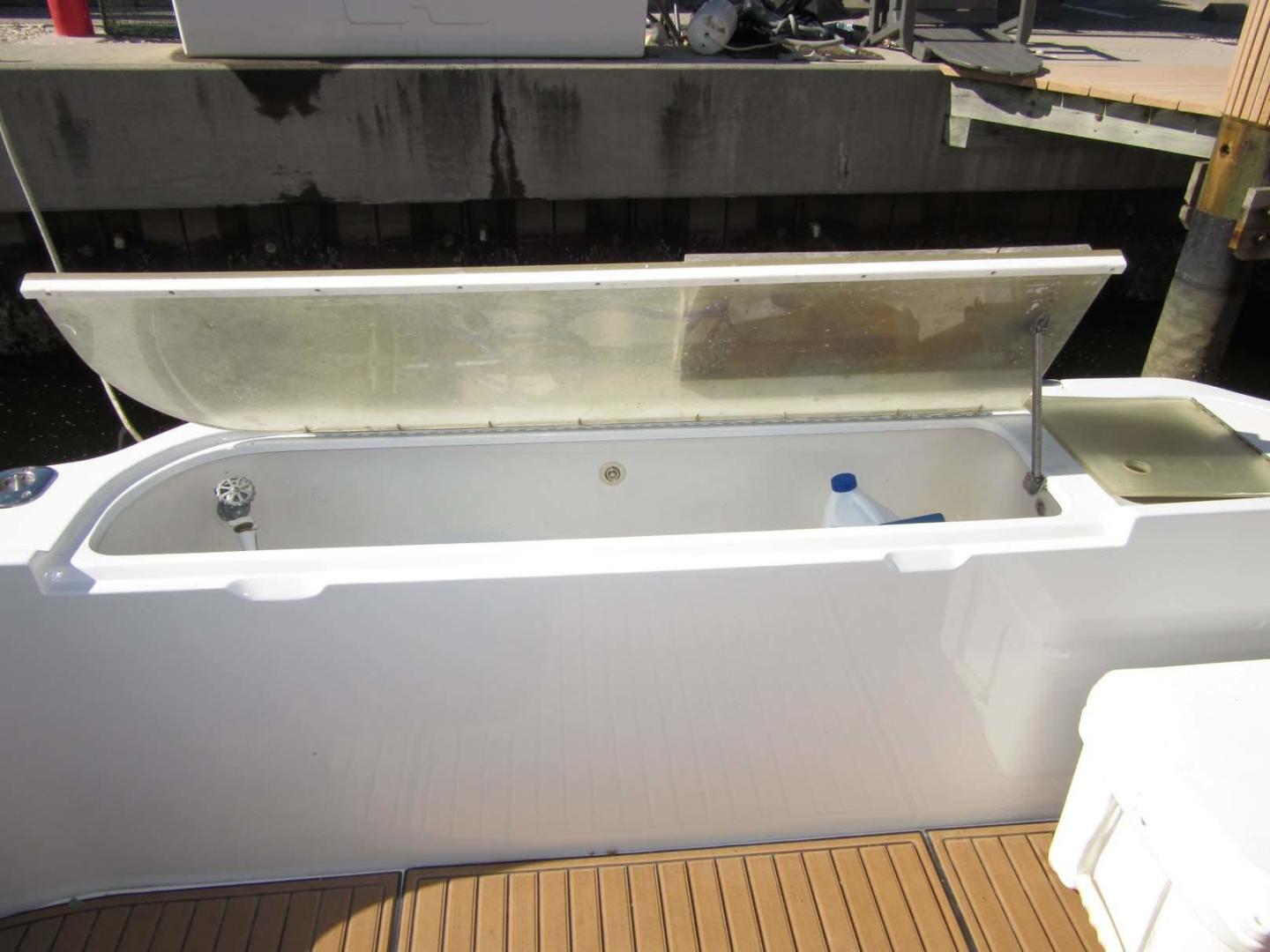 Sea Ray-480 Sedan Bridge 2000-LAST TANGO Saint Petersburg-Florida-United States-Transom Storage and Live Well-3557311 | Thumbnail