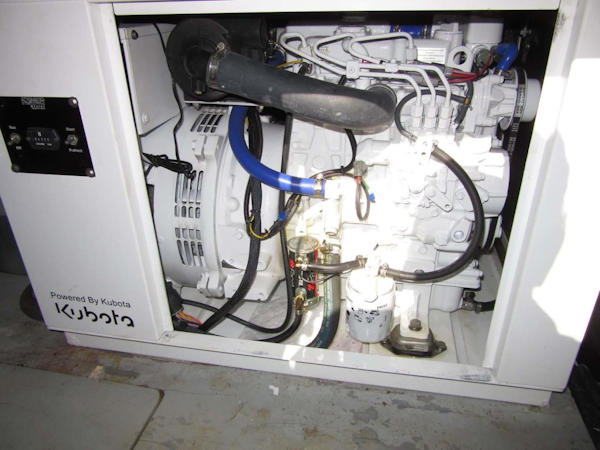 Sea Ray-480 Sedan Bridge 2000-LAST TANGO Saint Petersburg-Florida-United States-Generator Engine-3557327