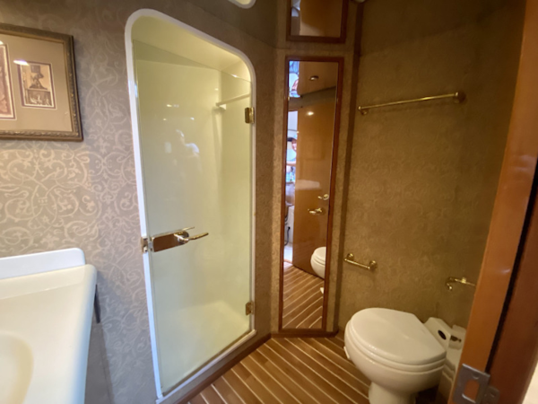 Viking-Enclosed Bridge 2002-The Dukes Stuart-Florida-United States-3588102