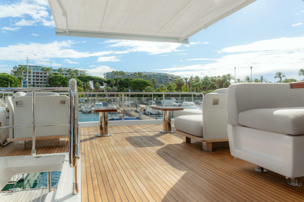 Azimut-72 Flybridge 2020-Solstice Cannes-France-3968859
