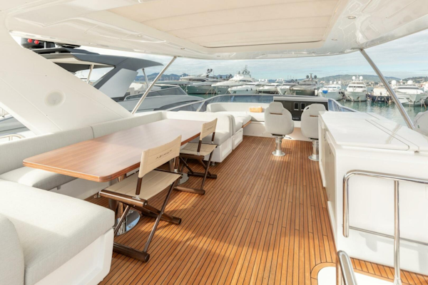 Azimut-72 Flybridge 2020-Solstice Cannes-France-3968869