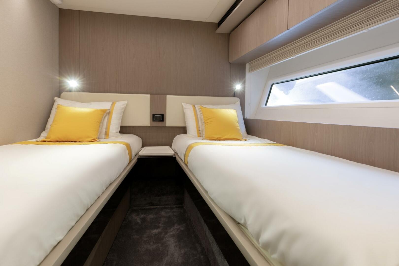 Azimut-72 Flybridge 2020-Solstice Cannes-France-3968912 | Thumbnail