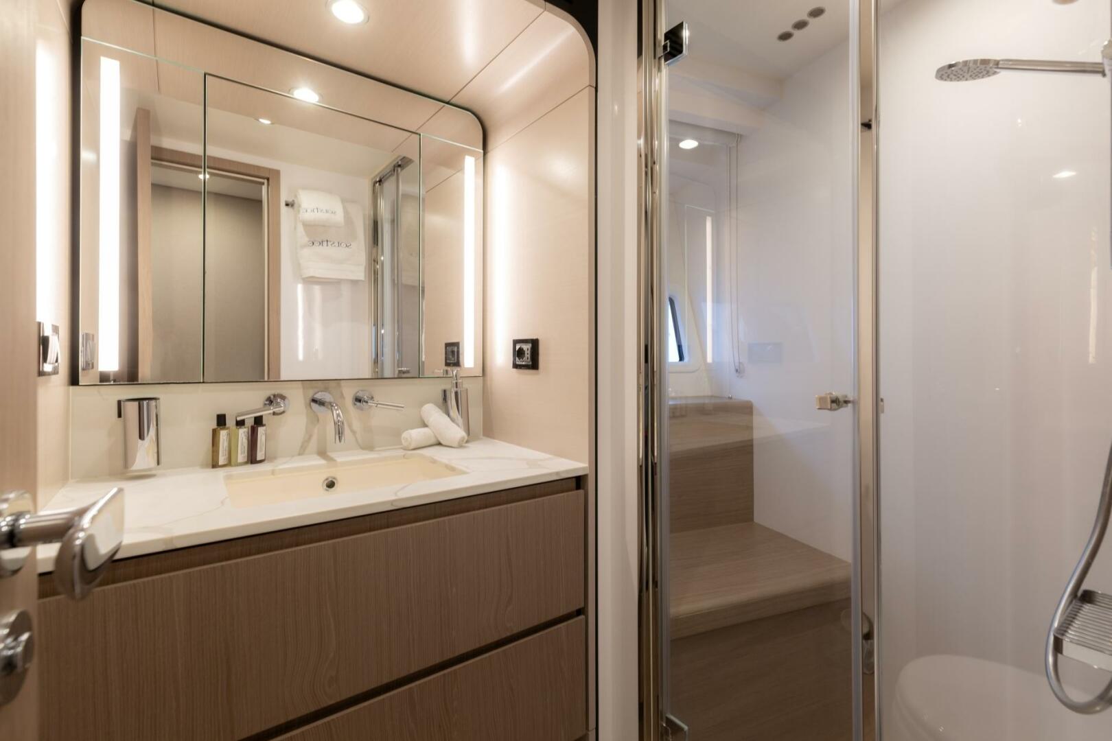 Azimut-72 Flybridge 2020-Solstice Cannes-France-3968913 | Thumbnail