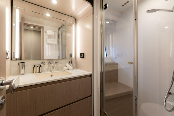 Azimut-72 Flybridge 2020-Solstice Cannes-France-3968913