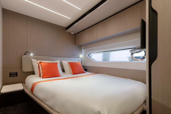 Azimut-72 Flybridge 2020-Solstice Cannes-France-3968910