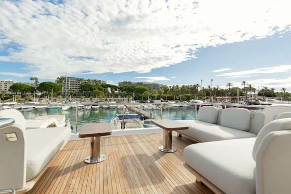 Azimut-72 Flybridge 2020-Solstice Cannes-France-3968851