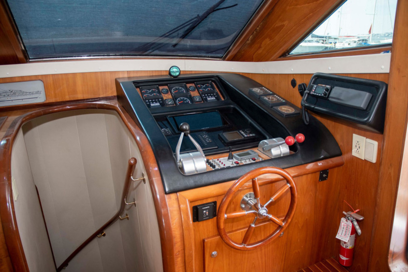 Monte Fino-65 Flybridge 1996-KIKI Mount Pleasant-South Carolina-United States-Lower Helm Station-3599239 | Thumbnail
