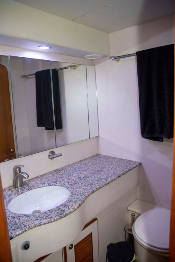 Monte Fino-65 Flybridge 1996-KIKI Mount Pleasant-South Carolina-United States-VIP Head-3599274