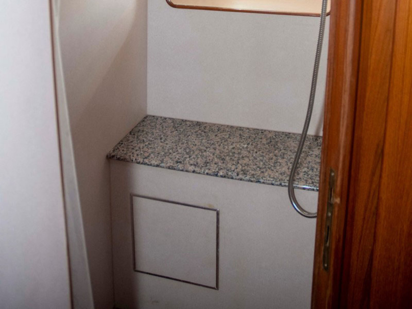 Monte Fino-65 Flybridge 1996-KIKI Mount Pleasant-South Carolina-United States-VIP Shower-3599276 | Thumbnail