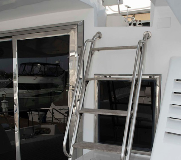 Monte Fino-65 Flybridge 1996-KIKI Mount Pleasant-South Carolina-United States-Stairs from Flybridge to Aft Deck-3599309