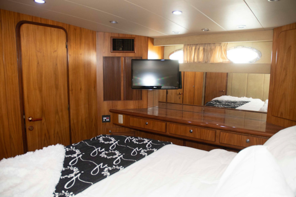 Monte Fino-65 Flybridge 1996-KIKI Mount Pleasant-South Carolina-United States-Flat Screen TV  Vanity and Storage-3599210