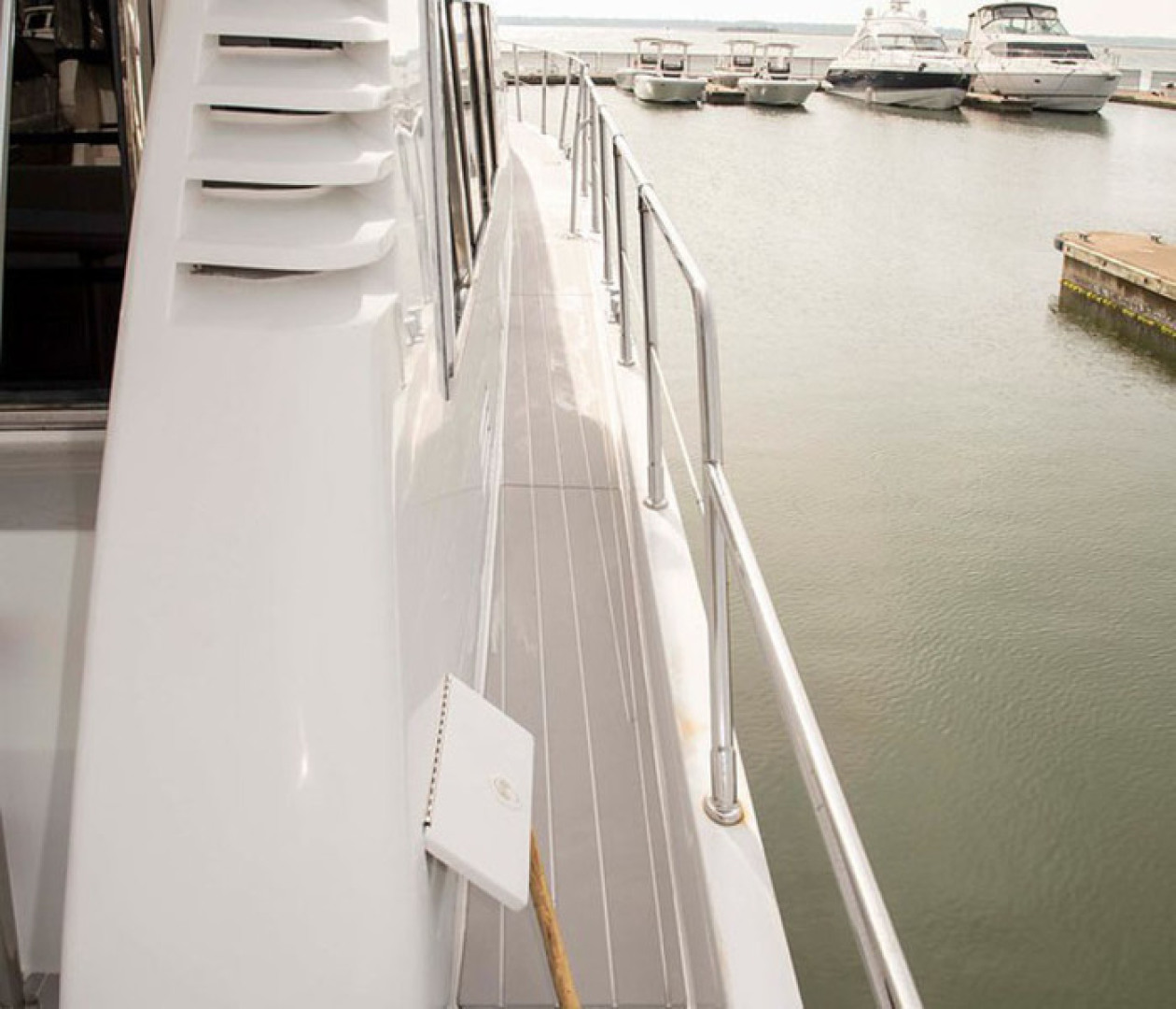 Monte Fino-65 Flybridge 1996-KIKI Mount Pleasant-South Carolina-United States-Starboard Side Deck-3599289 | Thumbnail