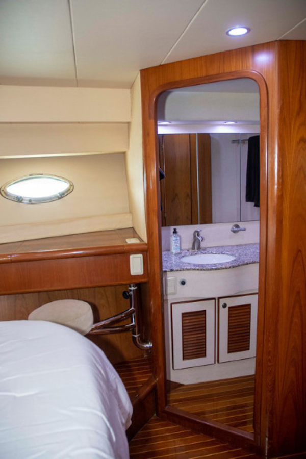 Monte Fino-65 Flybridge 1996-KIKI Mount Pleasant-South Carolina-United States-En-Suite Head Entry-3599273