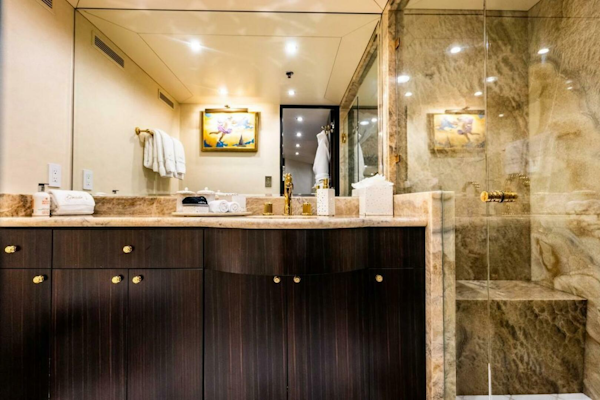 Christensen-Tri-deck Motoryacht 1995-GRADE I Fort Lauderdale-Florida-United States-GUEST ENSUITE-5569498