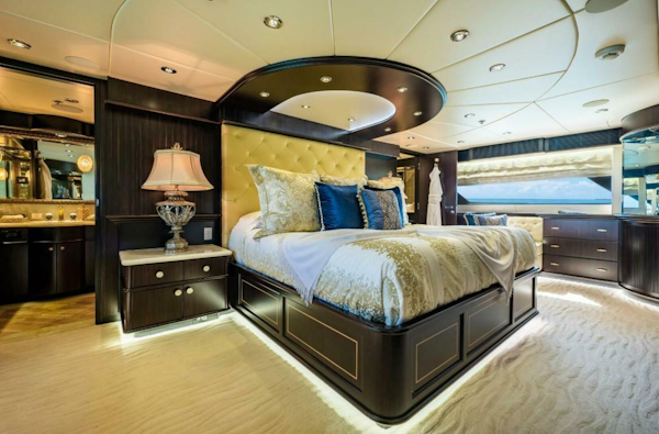 Christensen-Tri-deck Motoryacht 1995-GRADE I Fort Lauderdale-Florida-United States-MASTER SUITE-5569489