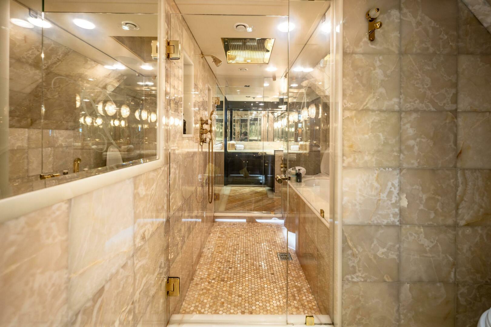 Christensen-Tri-deck Motoryacht 1995-GRADE I Fort Lauderdale-Florida-United States-MASTER ENSUITE-5569492 | Thumbnail