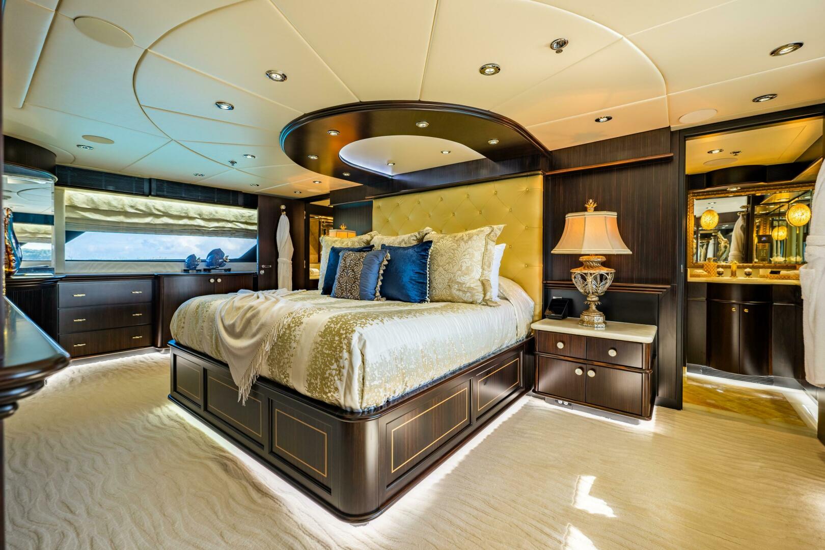 Christensen-Tri-deck Motoryacht 1995-GRADE I Fort Lauderdale-Florida-United States-MASTER SUITE-5569488 | Thumbnail