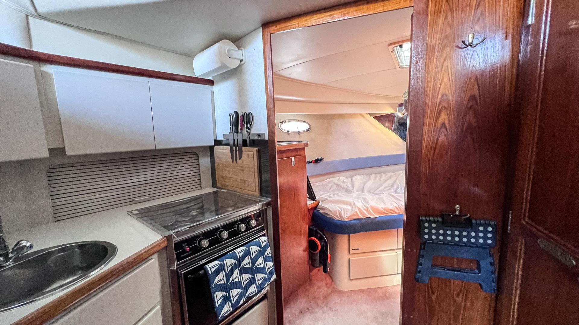 Carver-33 Flybridge Cruiser 1992-Blue Horizon Stuart-Florida-United States-3704604 | Thumbnail