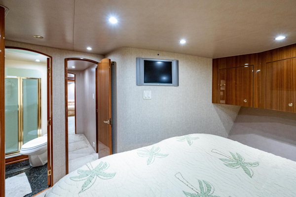 Viking-74 Convertible 2005-Reel Estate Boca Raton-Florida-United States-Forward Stateroom-3698336
