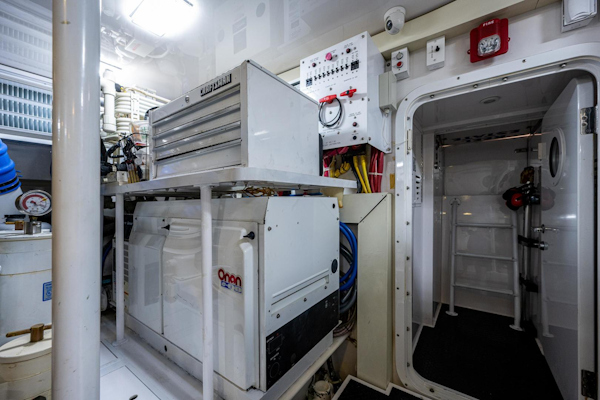 Viking-74 Convertible 2005-Reel Estate Boca Raton-Florida-United States-Engine Room-3698379