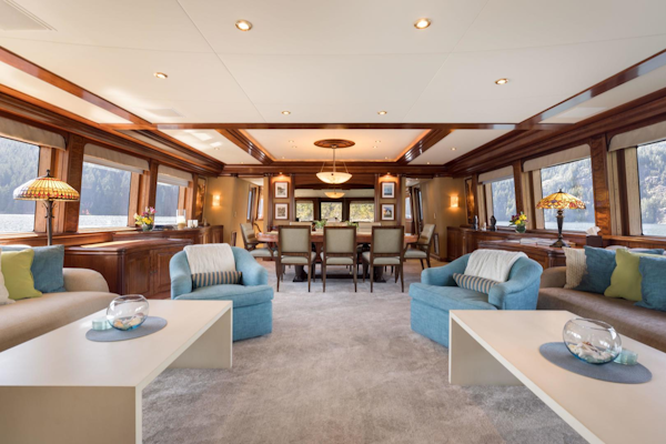 Crescent 2000-REPOSADO Vancouver-British Columbia-Canada-SALON-3698841