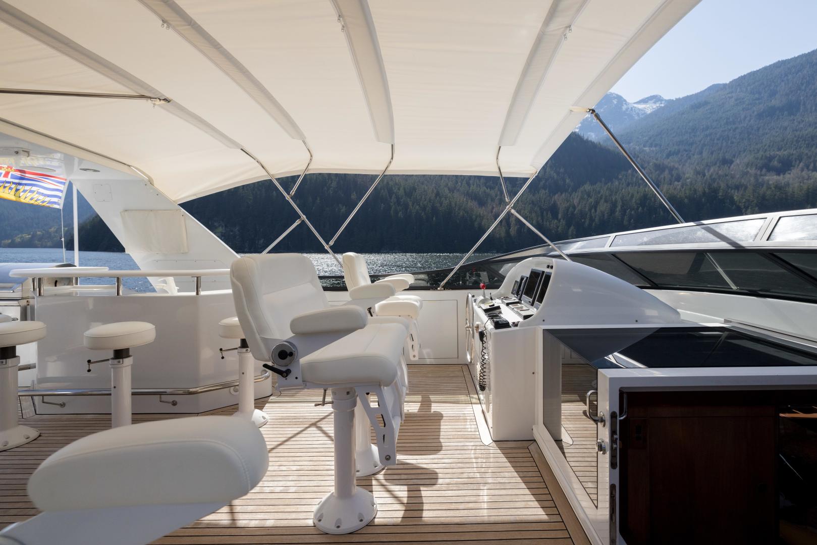 Crescent 2000-REPOSADO Vancouver-British Columbia-Canada-SUN DECK HELM-3698858 | Thumbnail