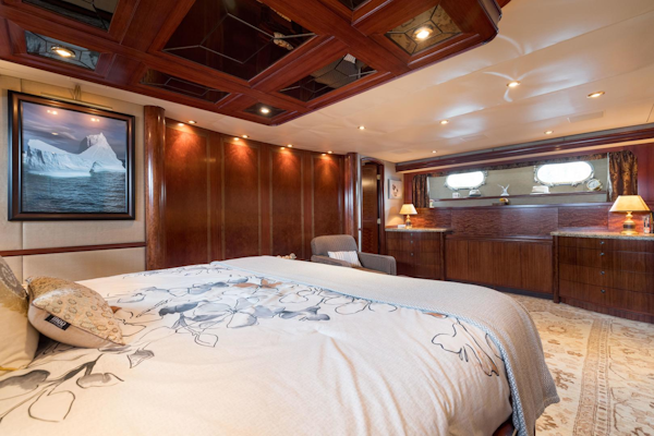 Crescent 2000-REPOSADO Vancouver-British Columbia-Canada-LOWER DECK MASTER STATEROOM-3698848