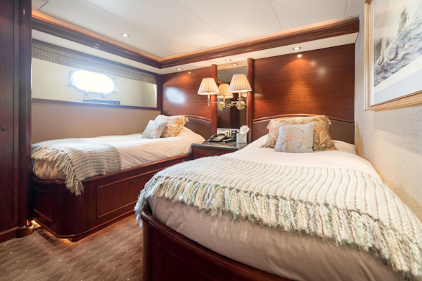 Crescent 2000-REPOSADO Vancouver-British Columbia-Canada-LOWER DECK GUEST STATEROOM-3698852