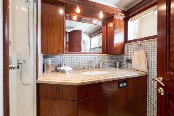 Crescent 2000-REPOSADO Vancouver-British Columbia-Canada-LOWER DECK GUEST ENSUITE-3698851