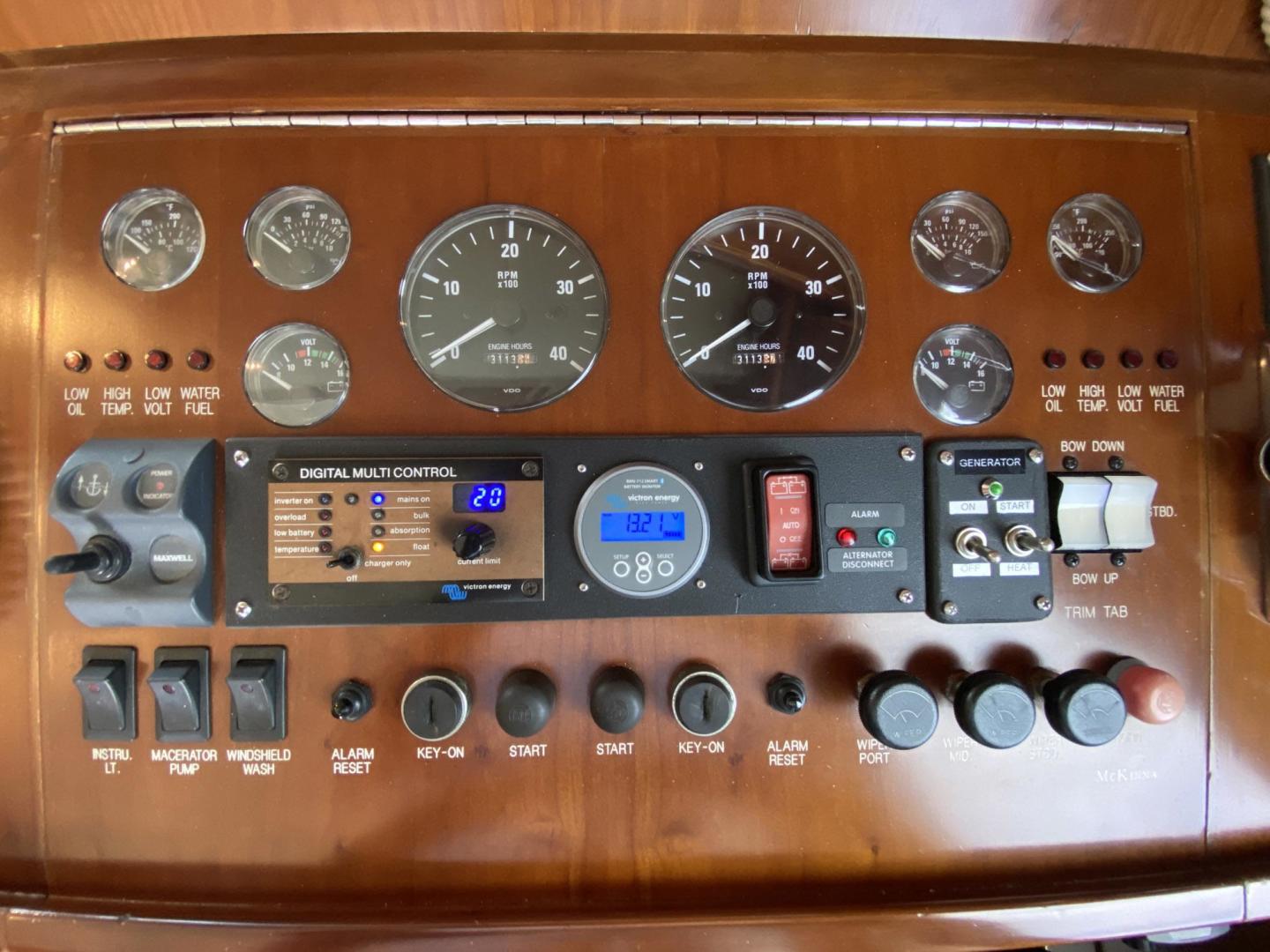 McKinna-47 Sedan 2001-Pachis Isle of Palms-South Carolina-United States-3700211 | Thumbnail