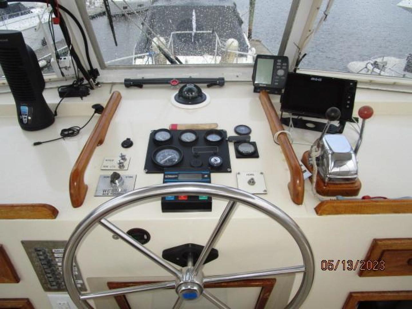 Kadey-Krogen-36 Manatee 1986-Eltinar Waterford-New York-United States-36 Kadey-Krogen flybridge helm-3706697 | Thumbnail