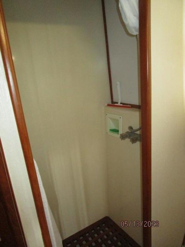Kadey-Krogen-36 Manatee 1986-Eltinar Waterford-New York-United States-36 Kadey-Krogen shower-3706724
