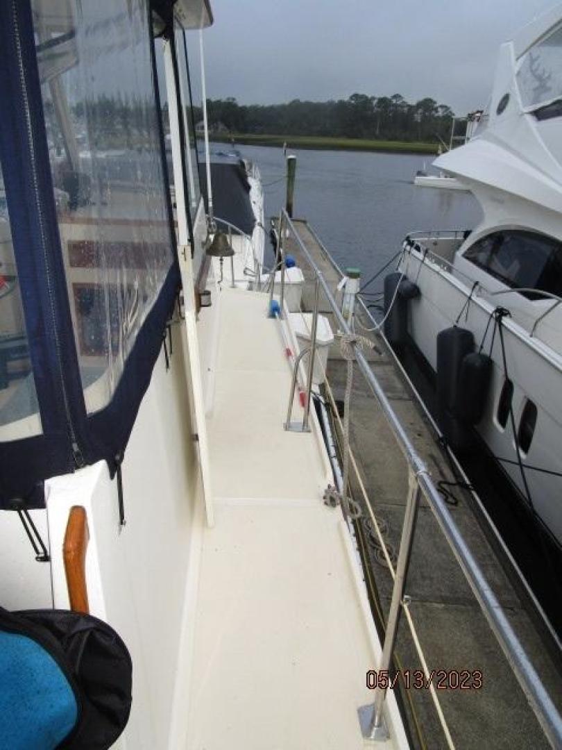 Kadey-Krogen-36 Manatee 1986-Eltinar Waterford-New York-United States-36 Kadey Krogen starboard side deck2-3706731 | Thumbnail
