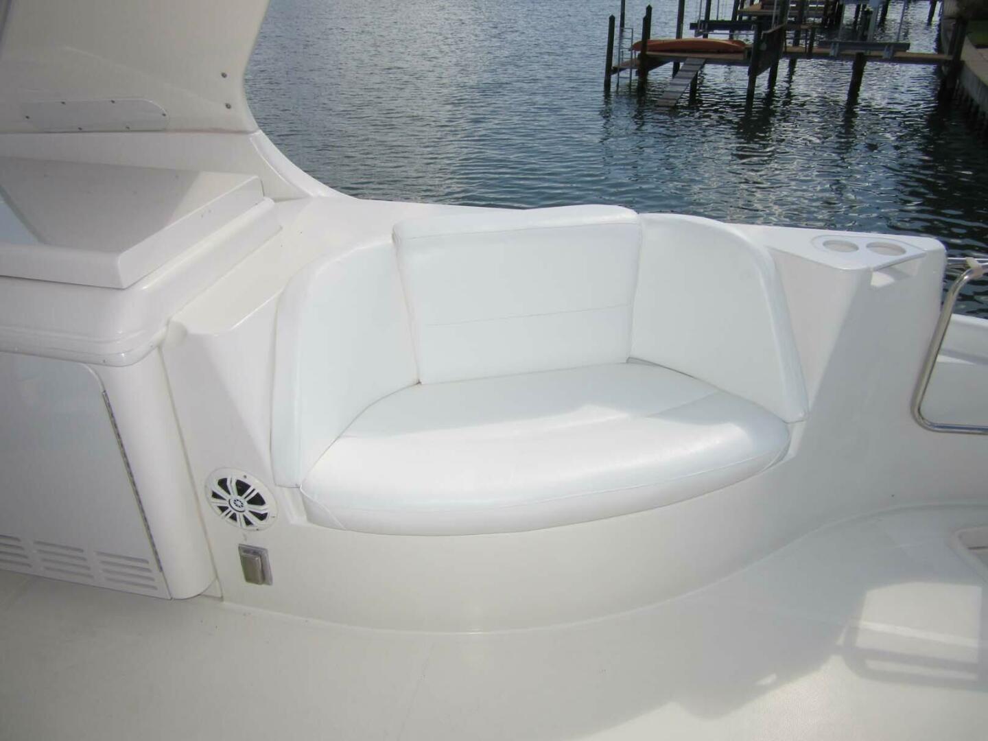 Carver-560 Voyager 2006-MINNOW Treasure Island-Florida-United States-3727415 | Thumbnail