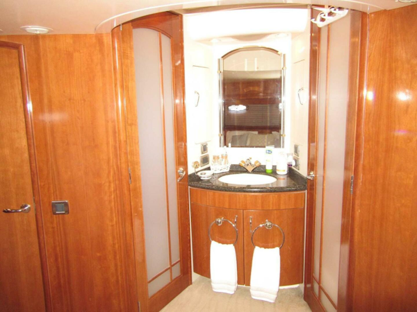 Carver-560 Voyager 2006-MINNOW Treasure Island-Florida-United States-3727400