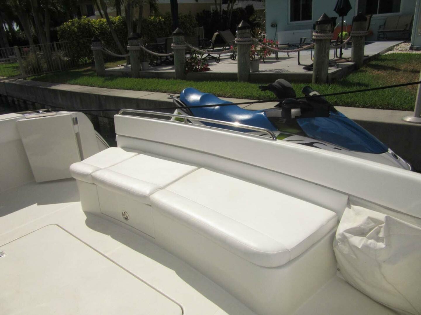 Carver-560 Voyager 2006-MINNOW Treasure Island-Florida-United States-3727423 | Thumbnail