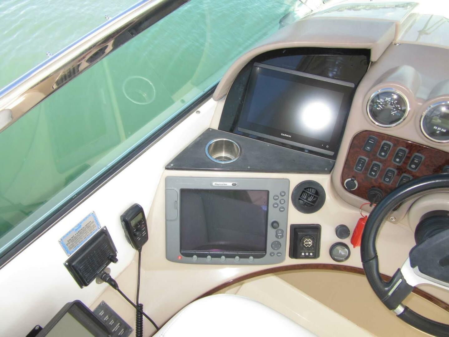Carver-560 Voyager 2006-MINNOW Treasure Island-Florida-United States-3727412 | Thumbnail