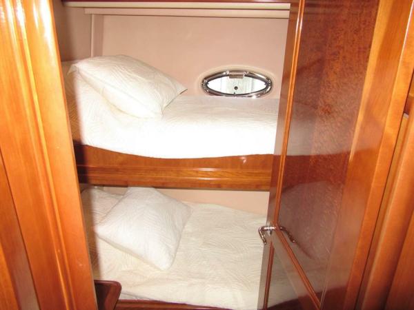 Carver-560 Voyager 2006-MINNOW Treasure Island-Florida-United States-3727403