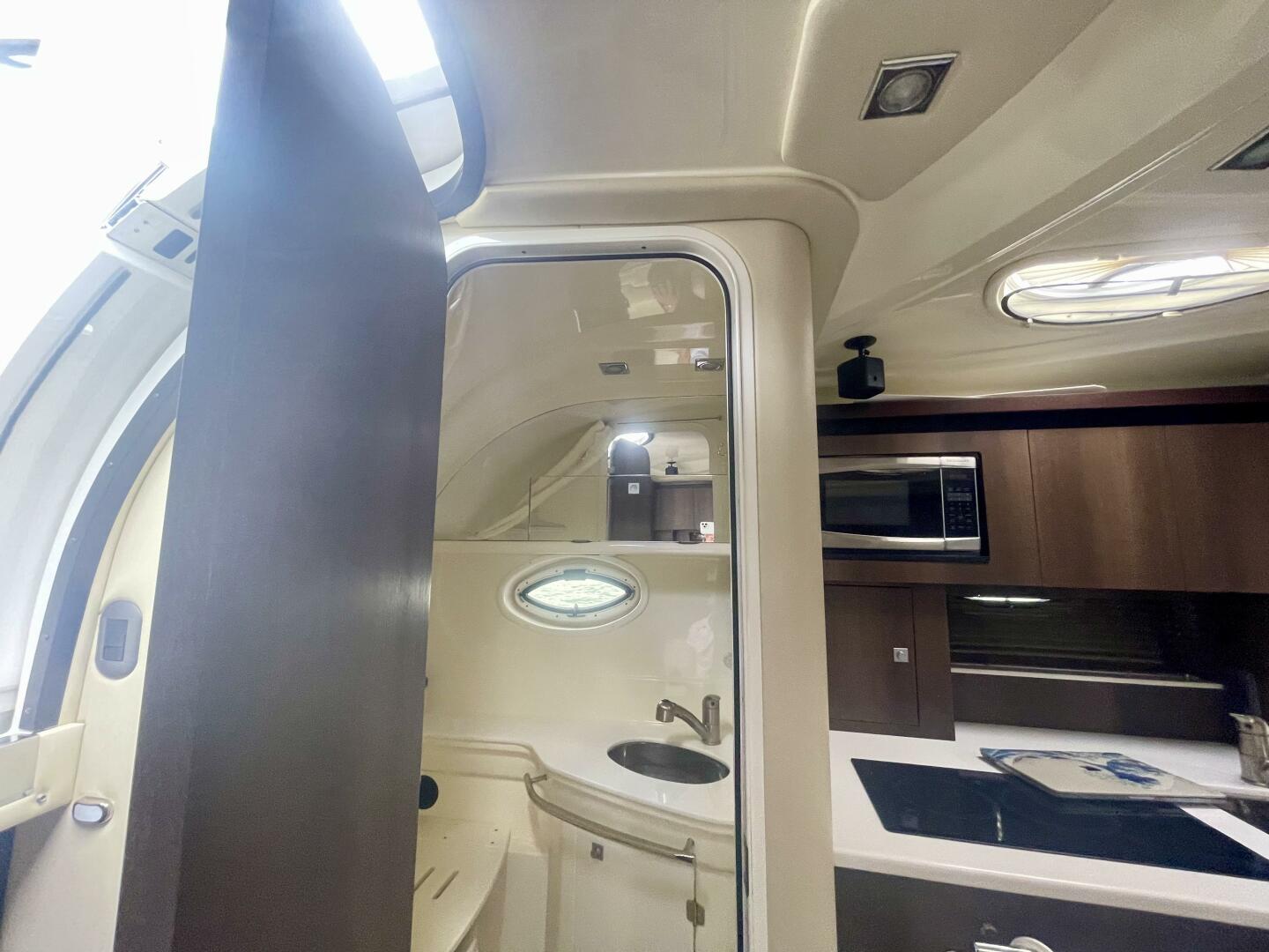 Monterey-335 Sport Yacht 2016 -Miami-Florida-United States-3735501 | Thumbnail