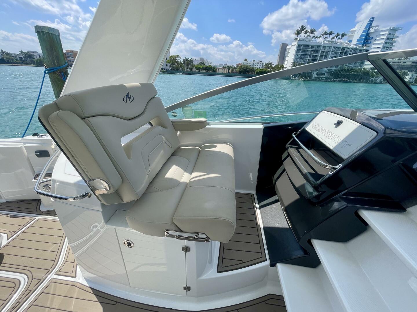Monterey-335 Sport Yacht 2016 -Miami-Florida-United States-3735481 | Thumbnail